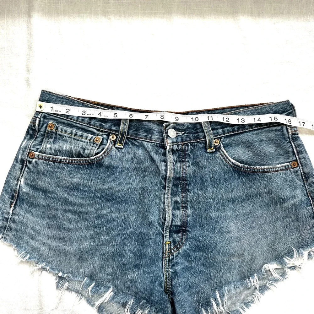 Levi's 501 Denim Shorts Frayed Hem‎ Vtg Distressed Vintage Womens Size 29